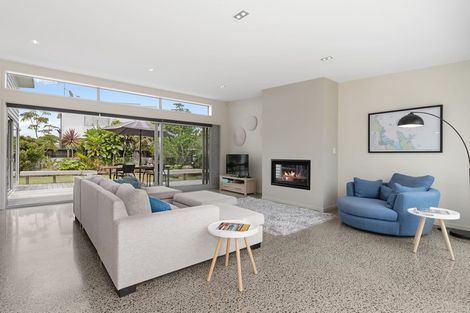 Photo of property in 8 Te Mauri Place, Omaha, 0986