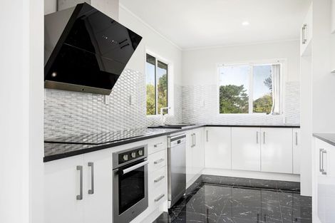 Photo of property in 22 Hartley Terrace, Massey, Auckland, 0614