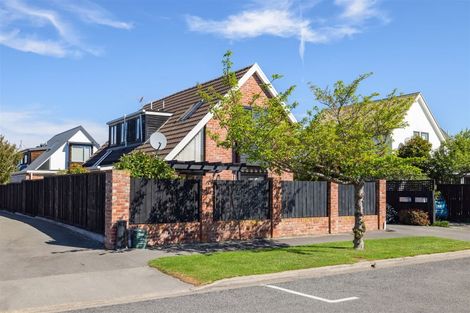 Photo of property in 64 Merivale Lane, Merivale, Christchurch, 8014