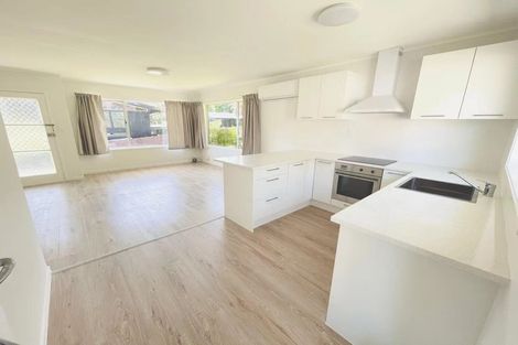 Photo of property in 2/80 Peach Road, Glenfield, Auckland, 0629
