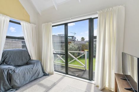Photo of property in 13 Bellbird Place, Orewa, 0931