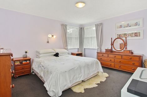 Photo of property in 37 Derwent Crescent, Titirangi, Auckland, 0604