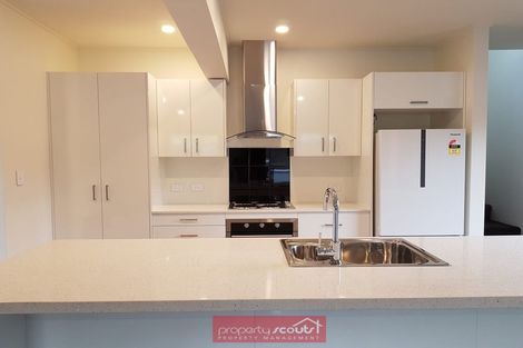 Photo of property in 382 South Road, Omata, New Plymouth, 4374