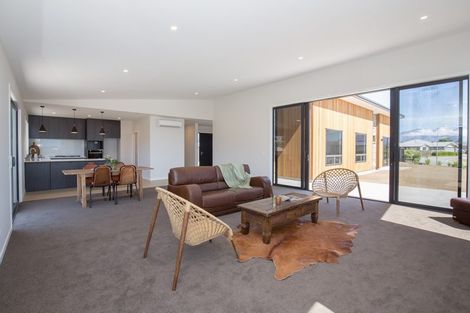 Photo of property in 6 Nancy Lane, Wanaka, 9305