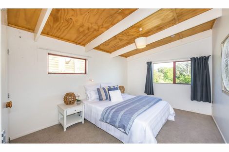 Photo of property in 106a Vipond Road, Stanmore Bay, Whangaparaoa, 0932