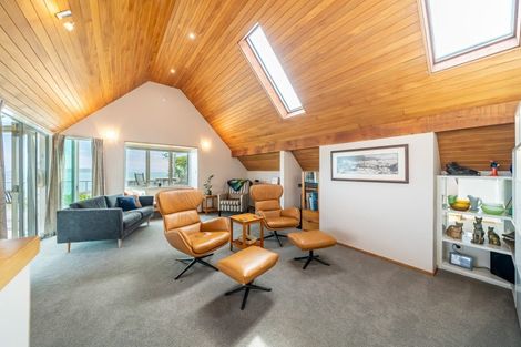 Photo of property in 1 Roys Road, Plimmerton, Porirua, 5026