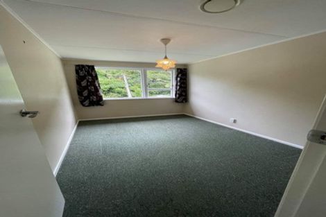 Photo of property in 6 Tobruk Street, Karori, Wellington, 6012