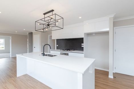 Photo of property in 8 Lavinias Way, Chartwell, Hamilton, 3210