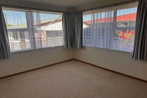 Photo of property in 70 Daniels Road, Redwood, Christchurch, 8051
