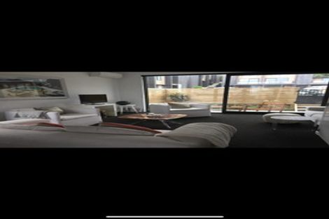 Photo of property in 20u2 Trent Street, Island Bay, Wellington, 6023