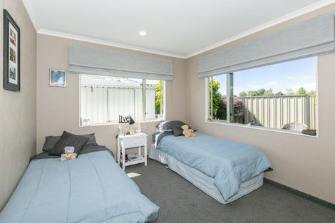 Photo of property in 18 Forbury Way, Taradale, Napier, 4112