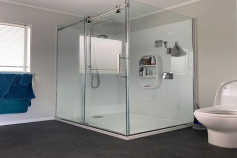 Photo of property in 28 Saunders Close, Whitby, Porirua, 5024