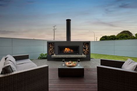 Photo of property in 1 Ta Paora Drive, Bell Block, New Plymouth, 4312