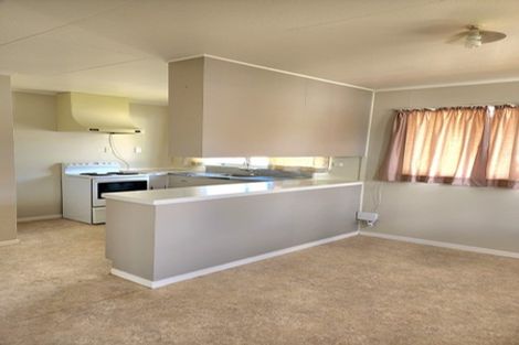 Photo of property in 2/35 Paramu Avenue, Birkdale, Auckland, 0626