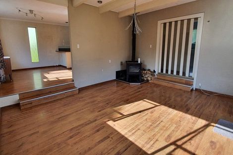 Photo of property in 99 Cordelia Street, Stratford, 4332