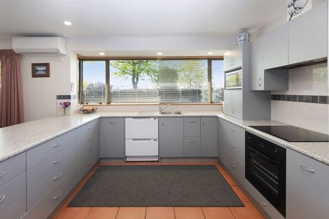 Photo of property in 25 Chesterfield Mews, Russley, Christchurch, 8042