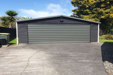 Photo of property in 28 Riverside Drive, Waiuku, 2123