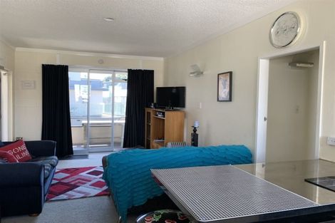 Photo of property in 21 The Mall, Mount Maunganui, 3116