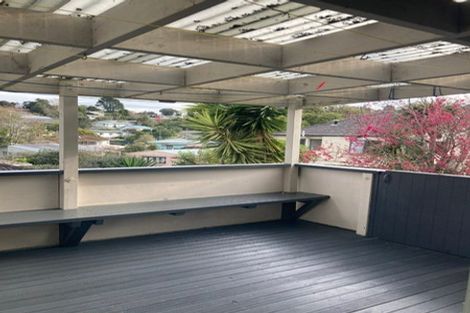 Photo of property in 15 Loughanure Place, Massey, Auckland, 0614