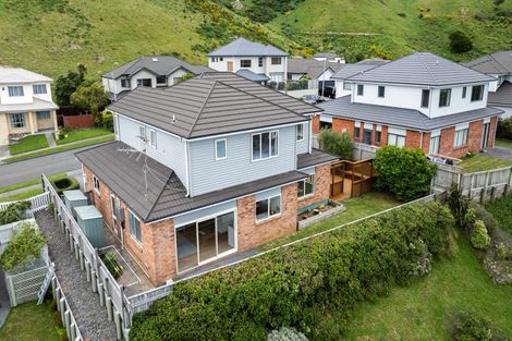Photo of property in 51 Erlestoke Crescent, Churton Park, Wellington, 6037