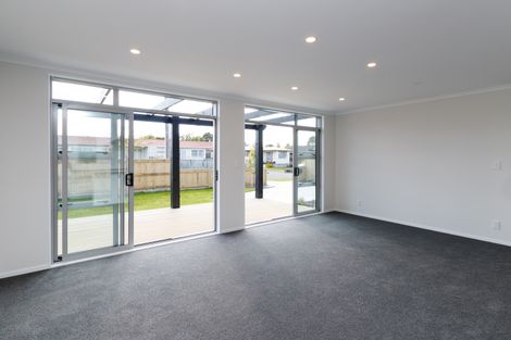 Photo of property in 2 Flint Street, Milson, Palmerston North, 4414