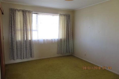 Photo of property in 4 Helleur Road, Massey, Auckland, 0614
