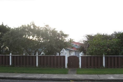 Photo of property in 10 Kaitawa Crescent, Paraparaumu, 5032