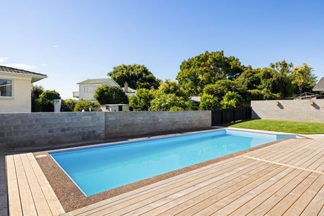 Photo of property in 13 Russleigh Drive, Dinsdale, Hamilton, 3204