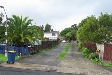 Photo of property in 25 Helleur Road, Massey, Auckland, 0614