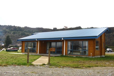 Photo of property in 61 Davis Street, Reefton, 7830