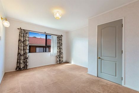 Photo of property in 31 Petrel Place, Massey, Auckland, 0614