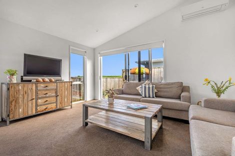 Photo of property in 12 Franks Way, Papamoa Beach, Papamoa, 3118