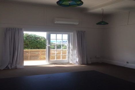 Photo of property in 74 Rolleston Street, Mount Cook, Wellington, 6021