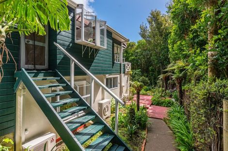 Photo of property in 15b Kakariki Grove, Waikanae, 5036