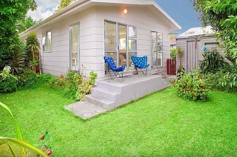 Photo of property in 423 Bucklands Beach Road, Bucklands Beach, Auckland, 2012