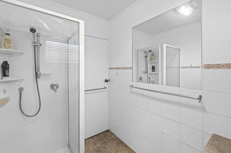 Photo of property in 35 Lyndhurst Road, Te Atatu South, Auckland, 0610