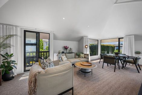 Photo of property in 21 Hauraki Road, Hauraki, Auckland, 0622
