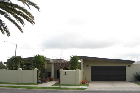 Photo of property in 1 Palmbrook Avenue, Havelock North, 4130