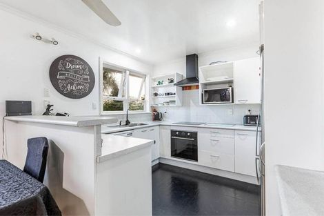 Photo of property in 77 Royal Road, Massey, Auckland, 0614