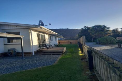 Photo of property in 121 Fairfax Street, Murchison, 7007