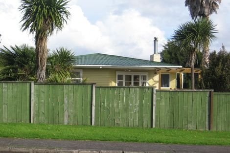 Photo of property in 120 Taikata Road, Te Atatu Peninsula, Auckland, 0610