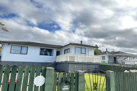 Photo of property in 10 Granville Drive, Massey, Auckland, 0614