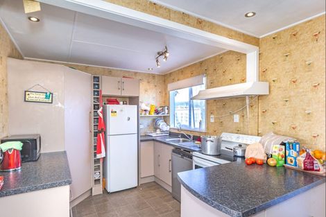 Photo of property in 83 Strathmore Avenue, Levin, 5510