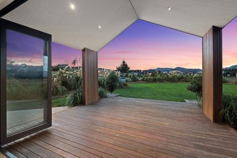 Photo of property in 18 Mount Linton Avenue, Wanaka, 9305