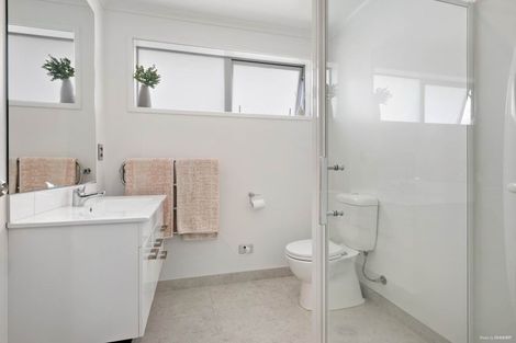 Photo of property in 4 Ian Gordon Lane, Orewa, 0931