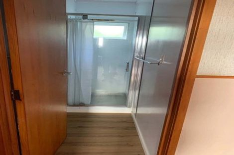 Photo of property in 1 Sovereign Place, Glenfield, Auckland, 0629