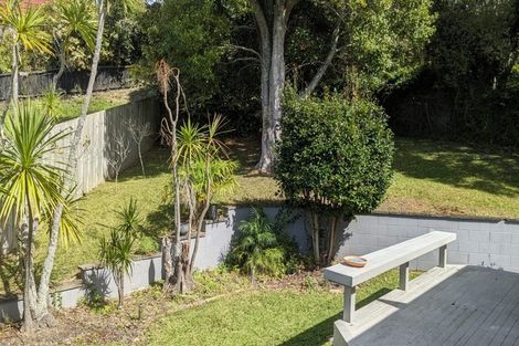 Photo of property in 2/74 Ayton Drive, Totara Vale, Auckland, 0629