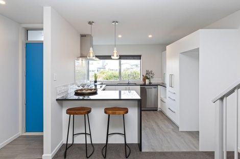 Photo of property in 22 Menin Gate Crescent, Broomfield, Christchurch, 8042