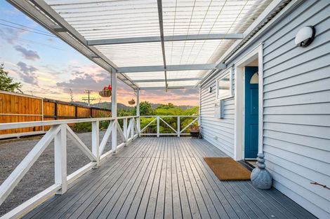 Photo of property in 1/9 Norman Road, Titirangi, Auckland, 0604