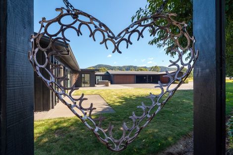 Photo of property in 122 Hitiri Road, Kinloch, Taupo, 3377